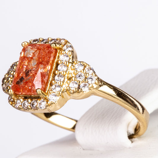 Ring aus goldplattierterr Legierung mit orangefarbenem Emporia® Kristall und weißem Emporia® Kristall