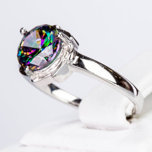 Ring aus goldplattierterr Legierung mit grünem Emporia® Kristall