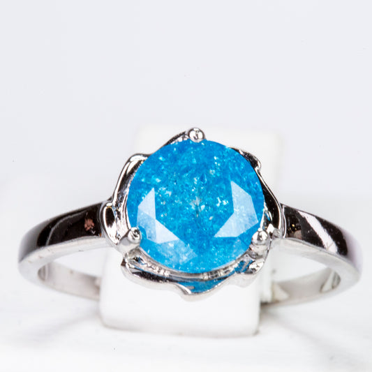 Ring aus goldplattierterr Legierung mit blauem Emporia®-Kristall
