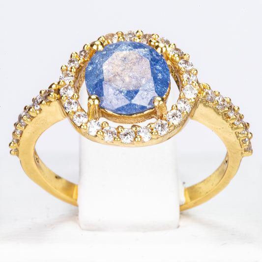 Ring aus goldplattierterr Legierung mit blauem Emporia®-Kristall und weißem Emporia® Kristall