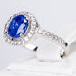 Ring aus goldplattierterr Legierung mit blauem Emporia®-Kristall und weißem Emporia® Kristall