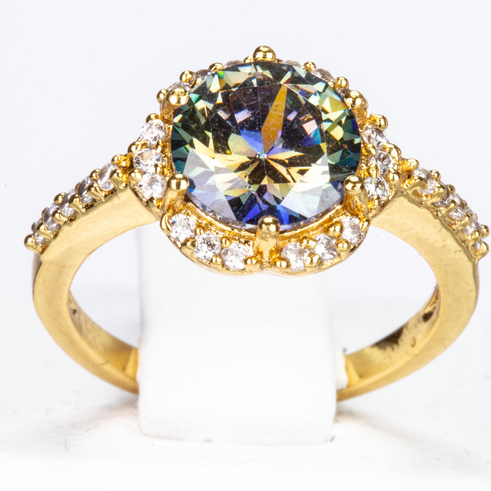Ring aus goldplattierterr Legierung mit grünem Emporia® Kristall und weißem Emporia® Kristall