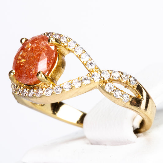 Ring aus goldplattierterr Legierung mit orangefarbenem Emporia® Kristall und weißem Emporia® Kristall