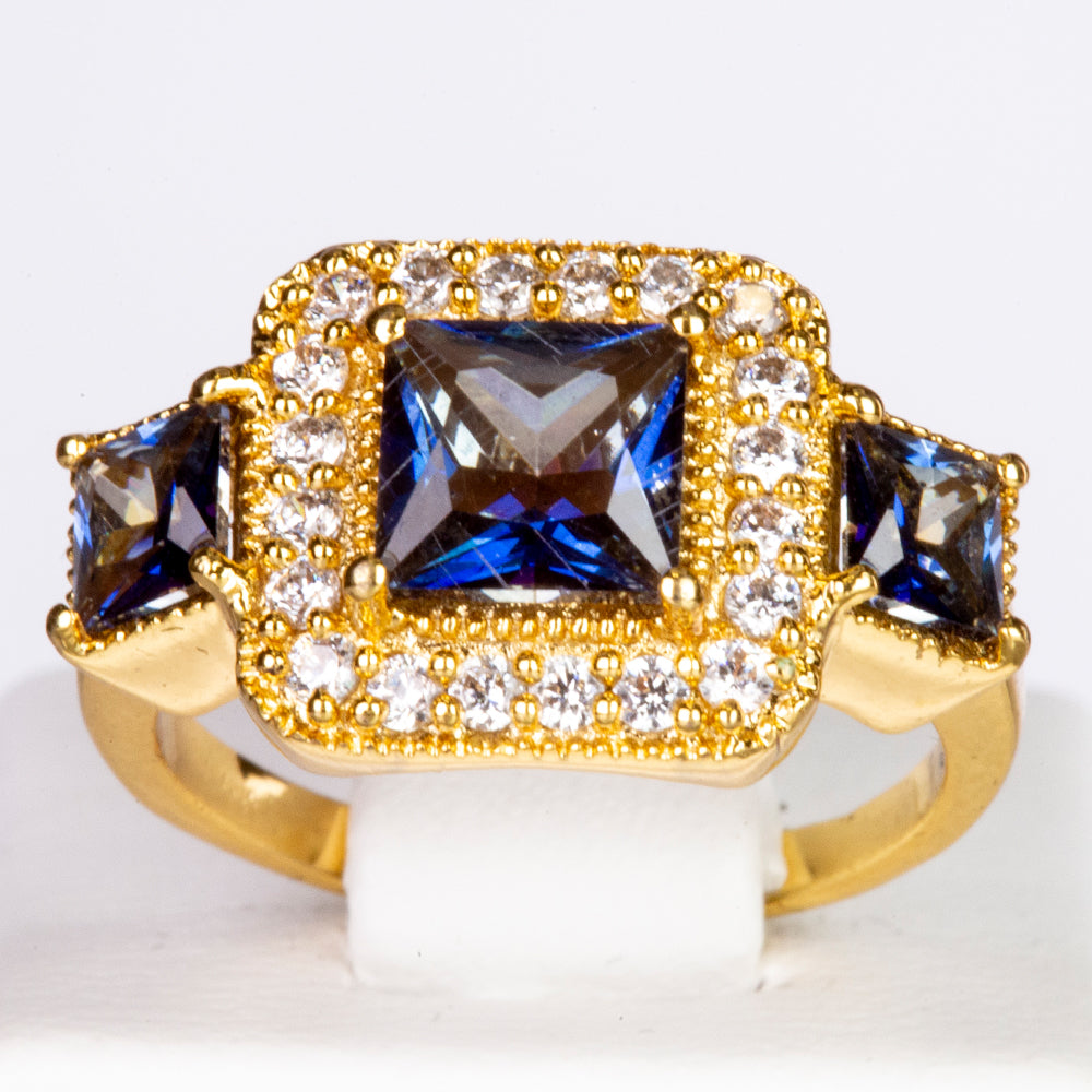 Ring aus goldplattierterr Legierung mit blauem Emporia®-Kristall und weißem Emporia® Kristall 1 