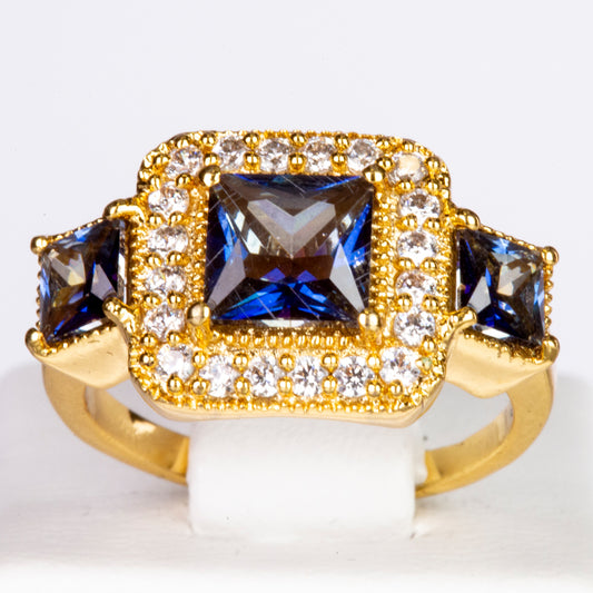 Ring aus goldplattierterr Legierung mit blauem Emporia®-Kristall und weißem Emporia® Kristall