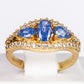 Ring aus goldplattierterr Legierung mit blauem Emporia®-Kristall und weißem Emporia® Kristall
