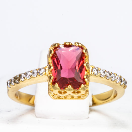 Ring aus goldplattierterr Legierung mit rotem Emporia®-Kristall und weißem Emporia® Kristall