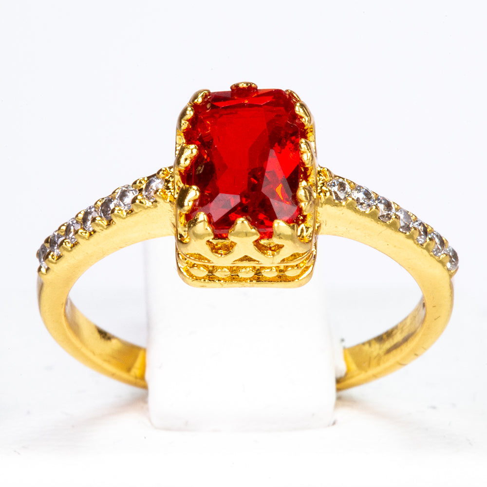Ring aus goldplattierterr Legierung mit rotem Emporia®-Kristall und weißem Emporia® Kristall 1 