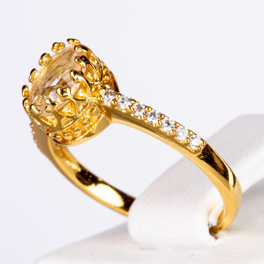 Ring aus goldplattierterr Legierung mit weißem Emporia® Kristall