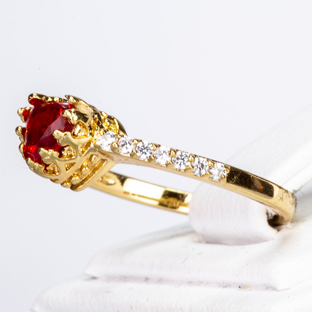 Ring aus goldplattierterr Legierung mit rotem Emporia®-Kristall und weißem Emporia® Kristall 2 
