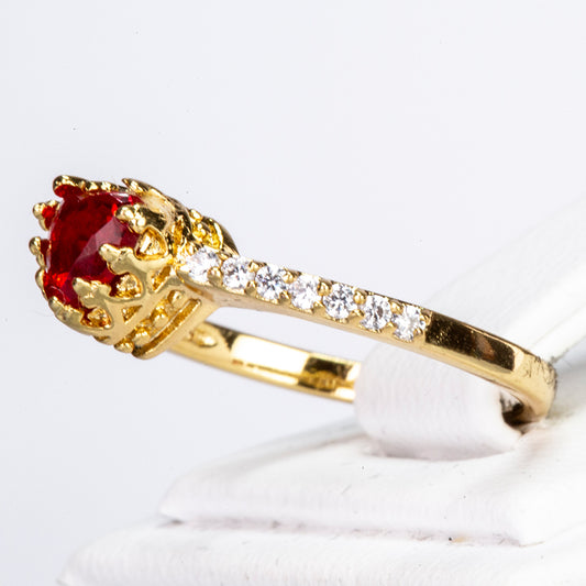 Ring aus goldplattierterr Legierung mit rotem Emporia®-Kristall und weißem Emporia® Kristall