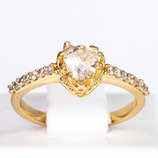 Ring aus goldplattierterr Legierung mit weißem Emporia® Kristall