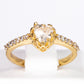 Ring aus goldplattierterr Legierung mit weißem Emporia® Kristall