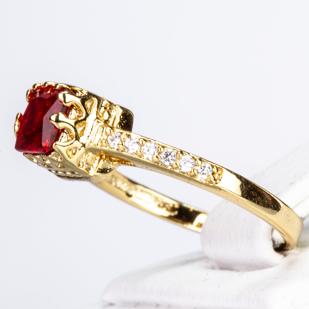 Ring aus goldplattierterr Legierung mit rotem Emporia®-Kristall und weißem Emporia® Kristall 2 