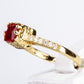 Ring aus goldplattierterr Legierung mit rotem Emporia®-Kristall und weißem Emporia® Kristall