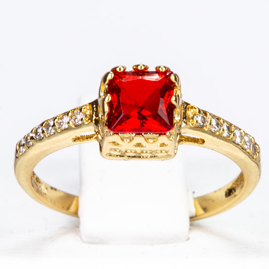 Ring aus goldplattierterr Legierung mit rotem Emporia®-Kristall und weißem Emporia® Kristall