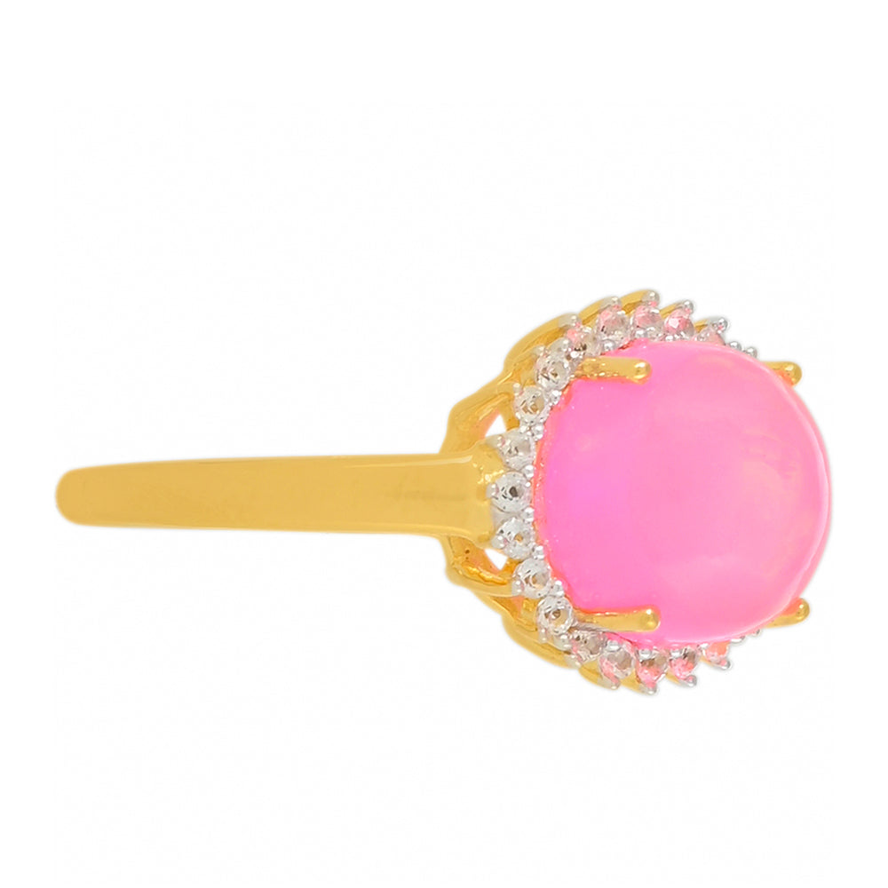 Goldplattierter Silberring mit äthiopischem neon pink Opal und weißem Topas