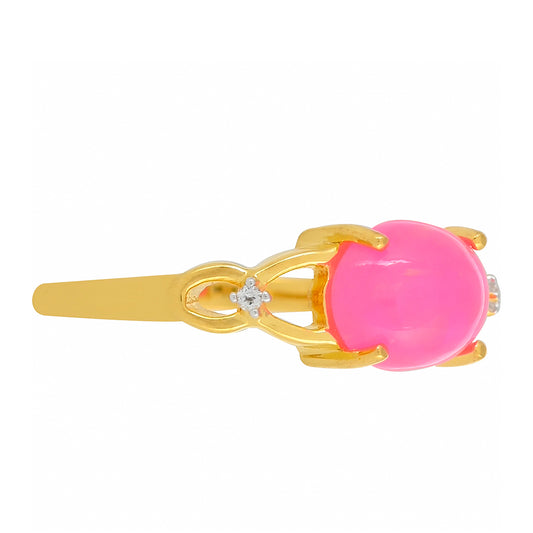 Goldplattierter Silberring mit äthiopischem neon pink Opal und weißem Topas