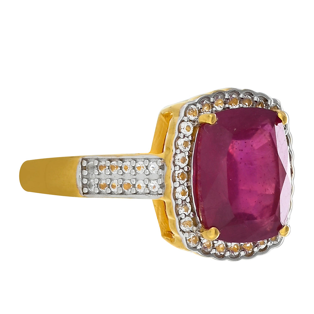 Goldplattierter Silberring mit Thai Rubin und weißem Topas