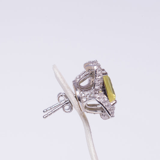 Silberohrringe mit künstlich hergestelltem Diaspor und weißem Topas