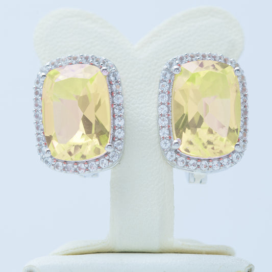 Silberohrringe mit weißem Topas