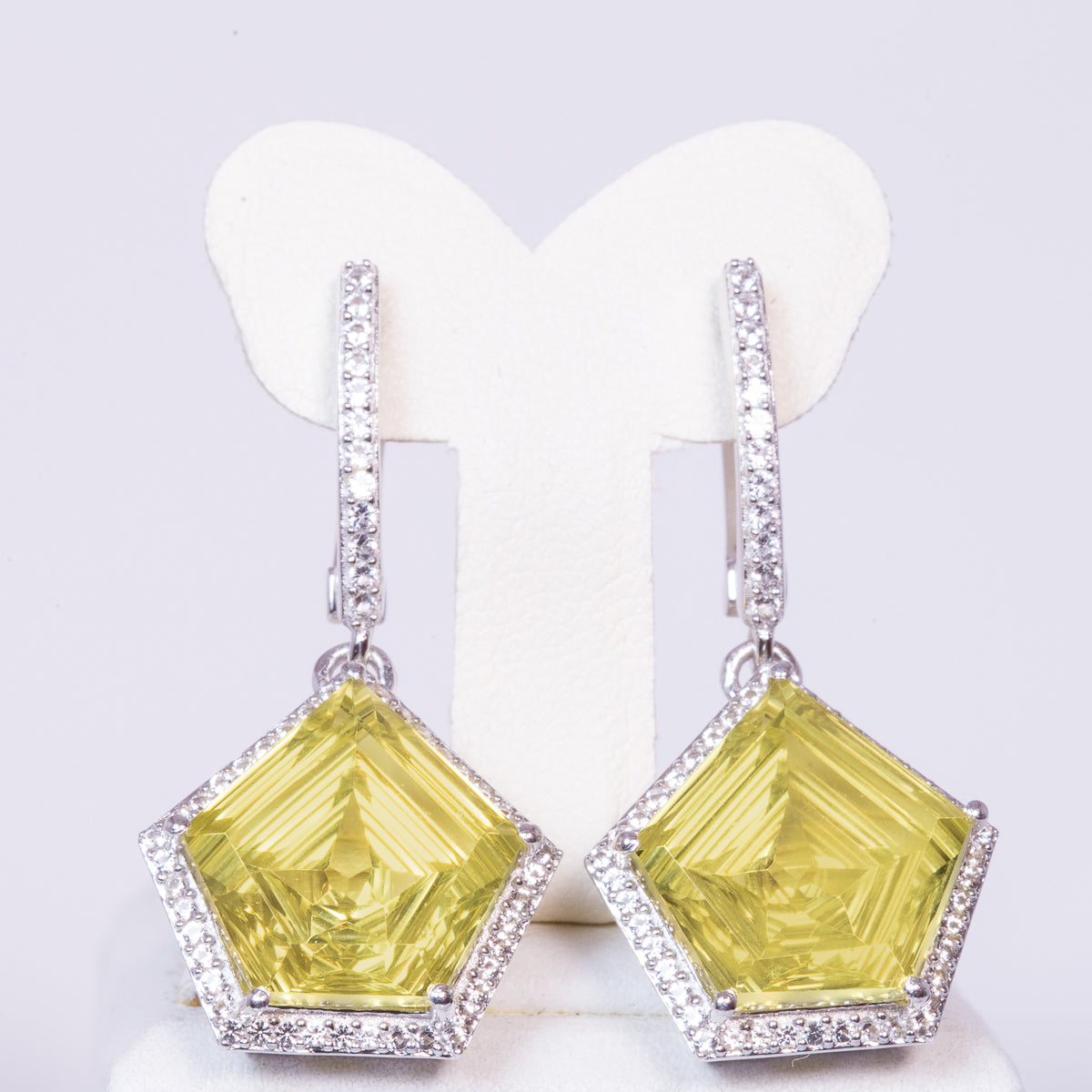 Silberohrringe mit künstlich hergestelltem Diaspor und weißem Topas 6 