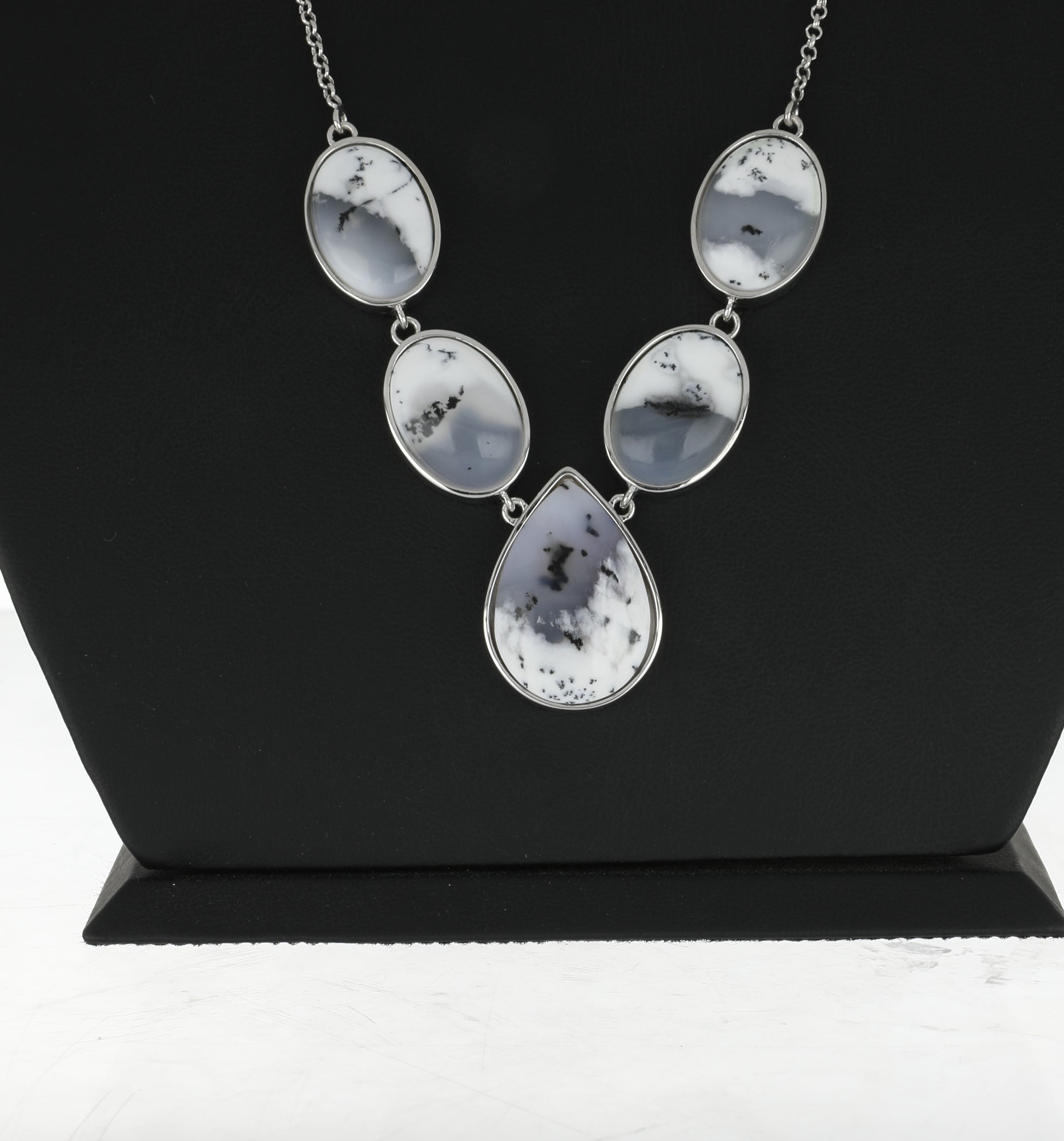 Silberhalskette mit dendritischem Achat aus Bozshakol 2 