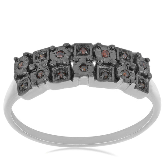 Silberring mit rotem Diamant