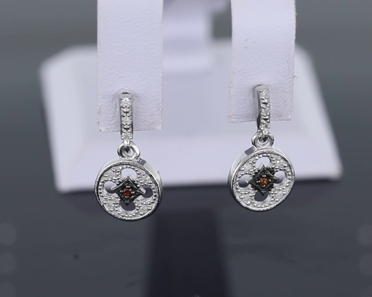 Silberohrringe mit rotem Diamant und weißem Diamant