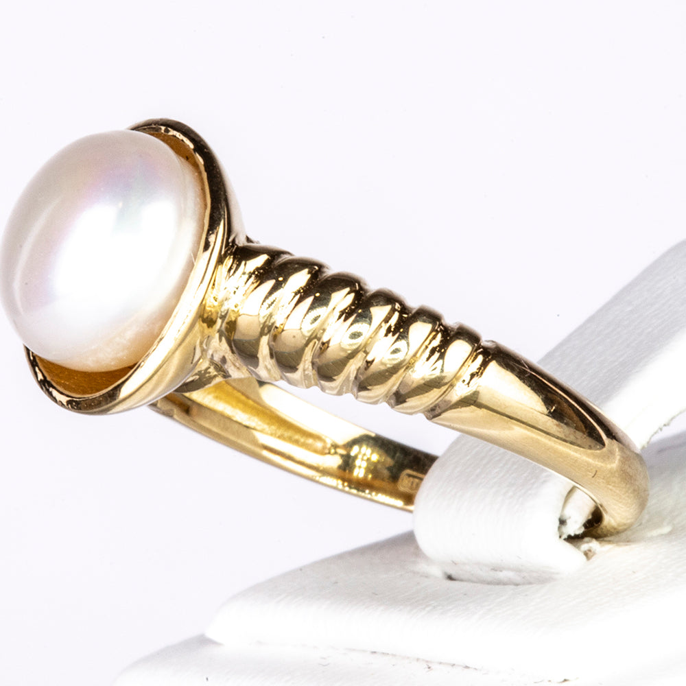 Goldplattierter Silberring mit weißer Süßwasserperle