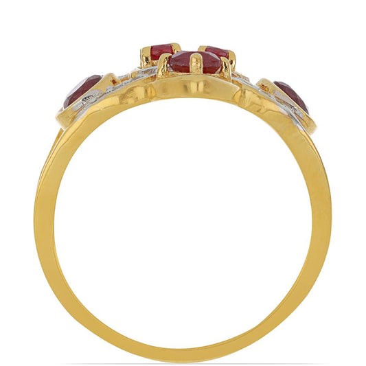 Goldplattierter Silberring mit Rubin aus Madagaskar und weißem Topas