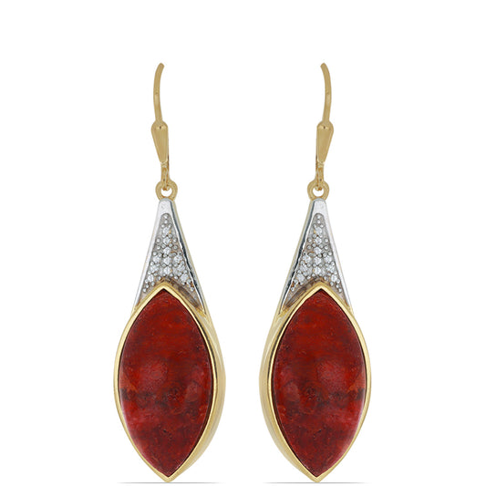 Goldplattierte Silberohrringe mit roter Schwammkoralle und weißem Topas