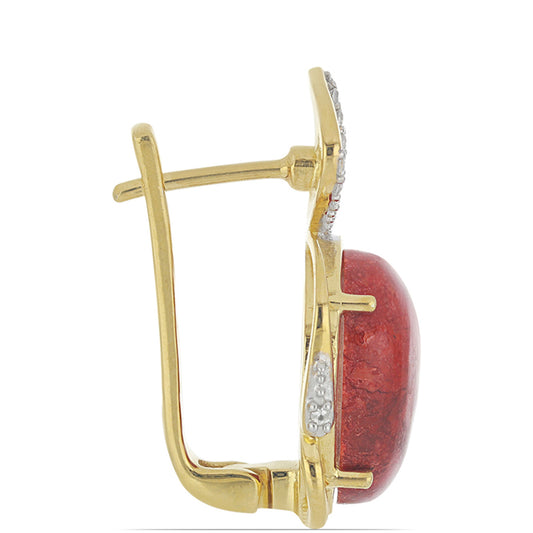 Goldplattierte Silberohrringe mit roter Schwammkoralle und weißem Topas