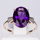 Goldring mit marokkanischem Amethyst und weißem Topas
