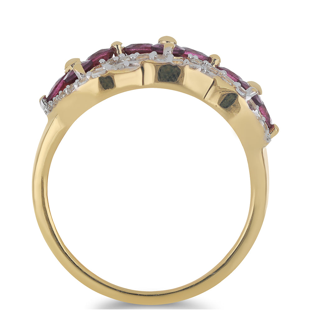 Goldplattierter Silberring mit Rhodolith aus Moatize und weißem Topas