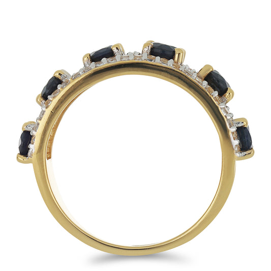 Goldplattierter Silberring mit blauem Rosebery Saphir und weißem Topas