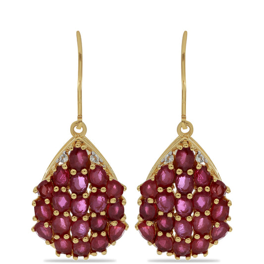 Goldplattierte Silberohrringe mit Rubin aus Madagaskar und weißem Topas